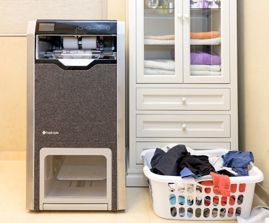 Discover the FoldiMate machine, combining performance, speed and modern design to simplify the care of your clothes. Folding has never been so easy.